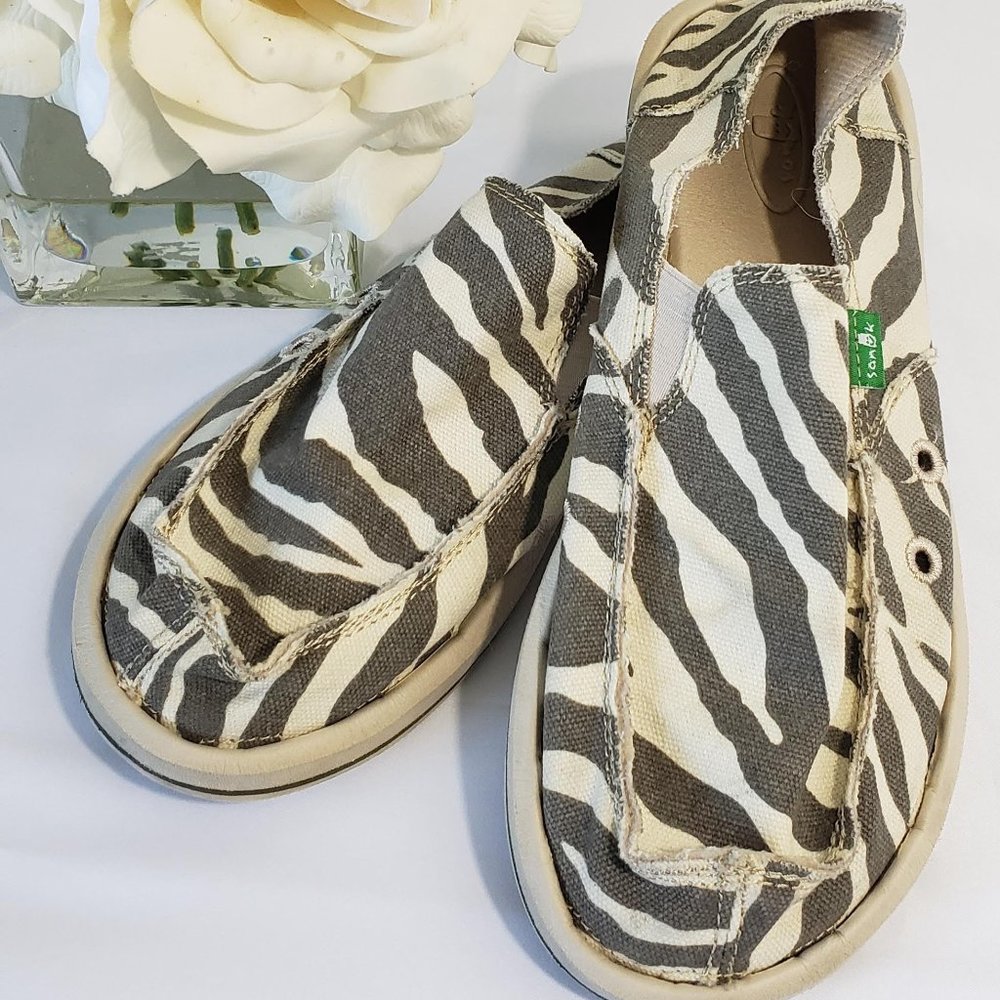 Sanuk Zebra Print Loafer Flats Size 5